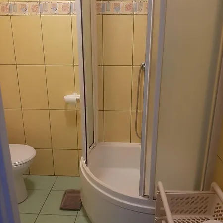 Goscinne Cuma 웨바